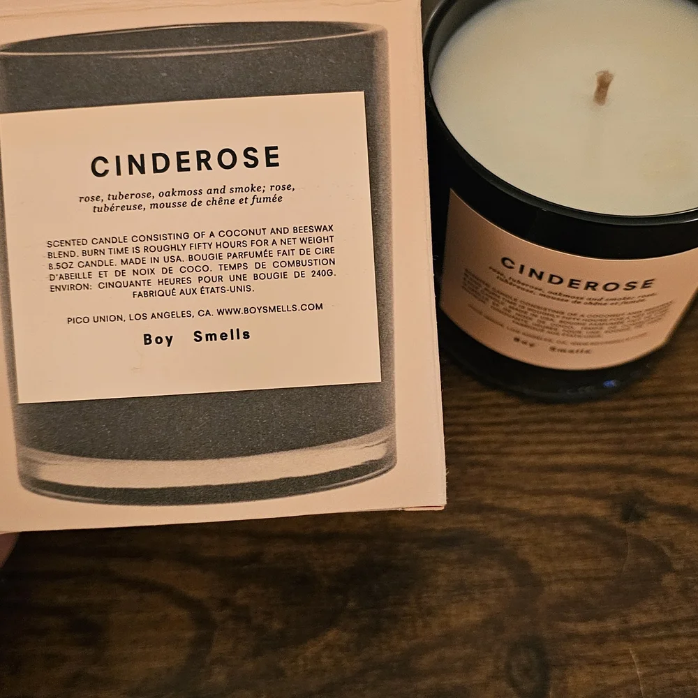 Cinderose Scented Candle - Picture 3 of 3